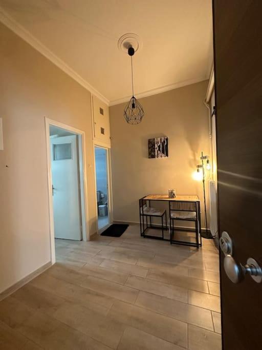 Ζεστή Φωλίτσα Στο Κέντρο. Apartment Athens Ngoại thất bức ảnh